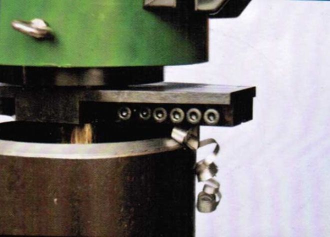 點擊查看詳細信息<br>標題：管子坡口機工作照 閱讀次數：10967