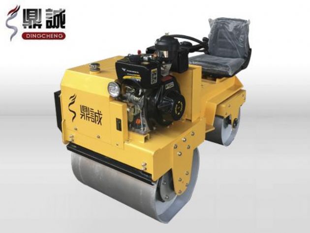 點(diǎn)擊查看詳細(xì)信息<br>標(biāo)題：DC850C座駕式壓路機(jī) 閱讀次數(shù)：16055