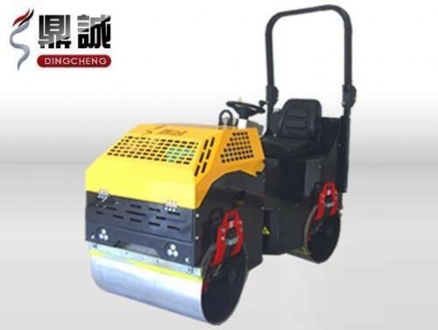 點(diǎn)擊查看詳細(xì)信息<br>標(biāo)題：1噸全液壓振動(dòng)壓路機(jī) 閱讀次數(shù)：15053